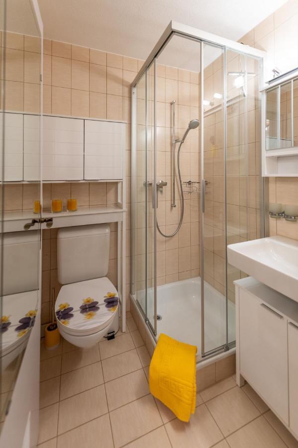 Ambassador Yellow Home 그라켄 외부 사진