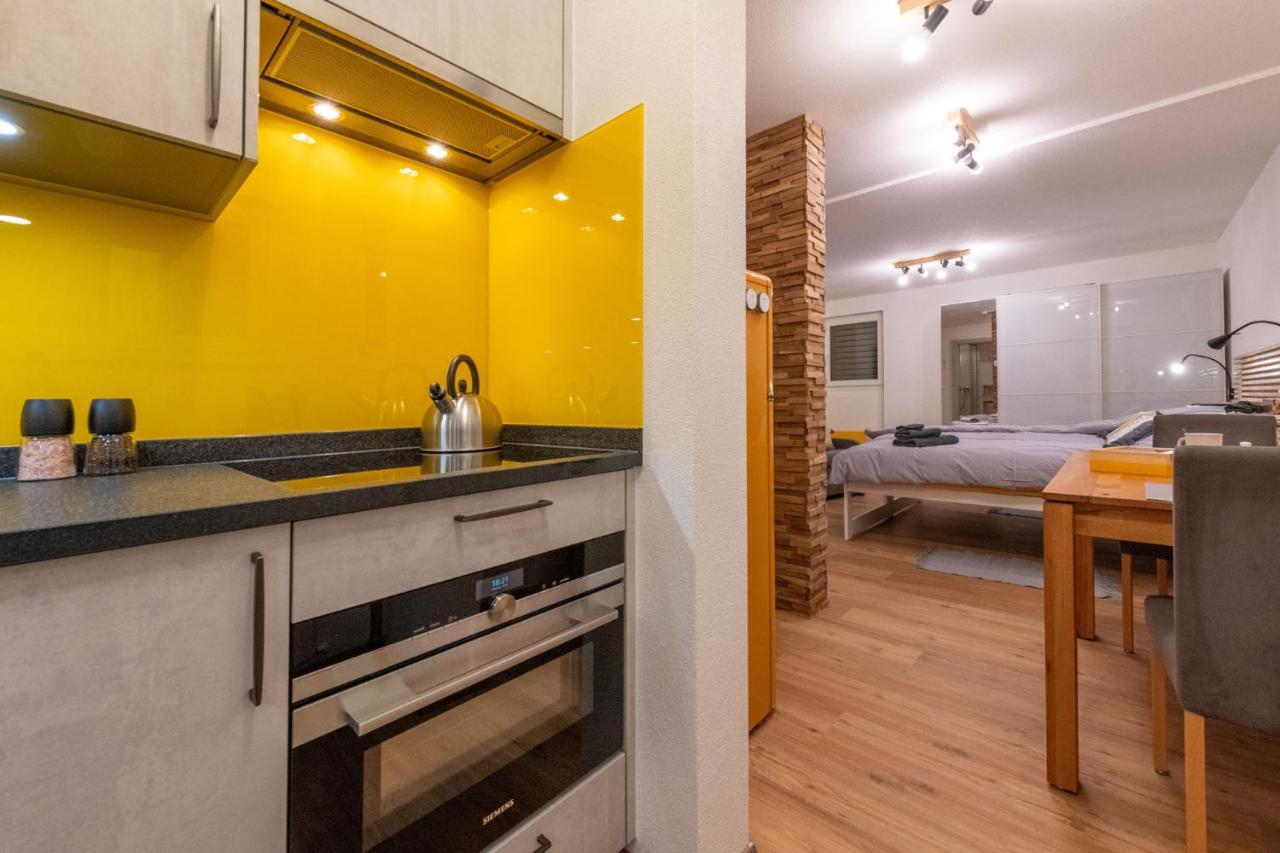 Ambassador Yellow Home 그라켄 외부 사진