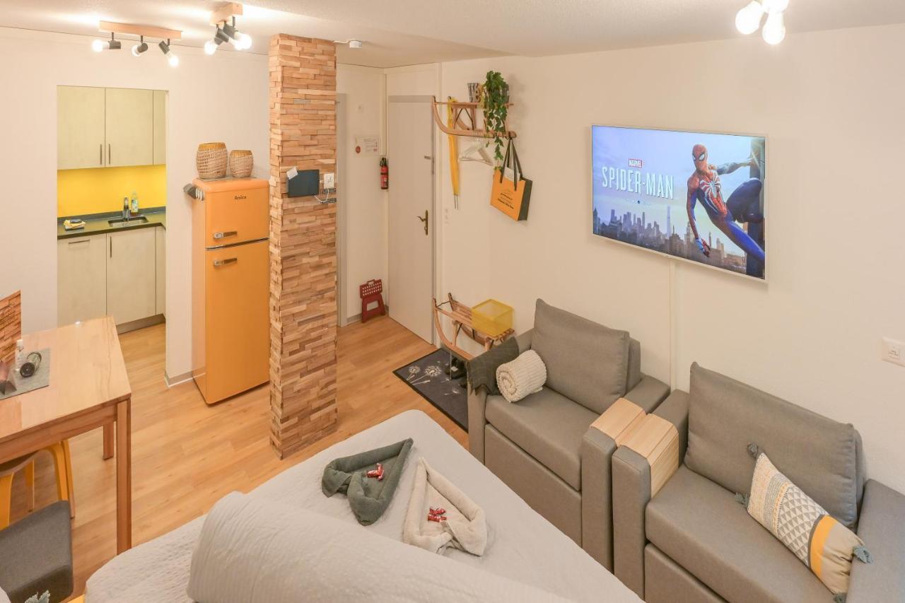 Ambassador Yellow Home 그라켄 외부 사진