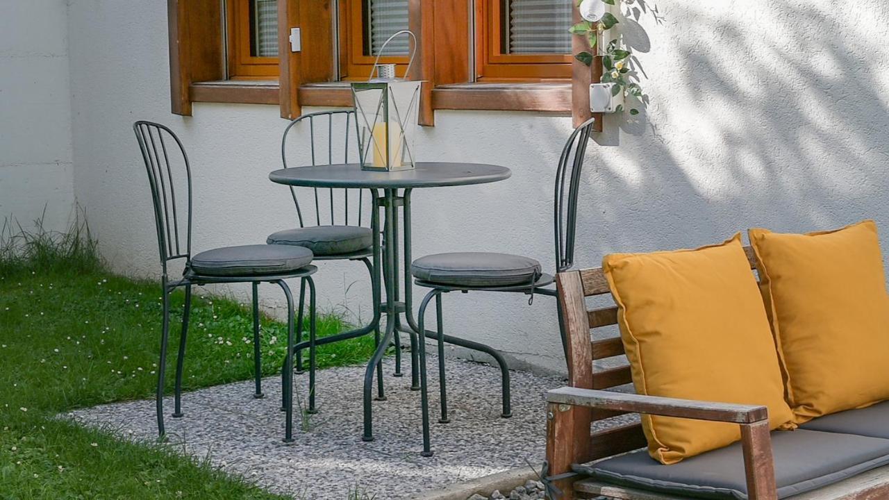 Ambassador Yellow Home 그라켄 외부 사진